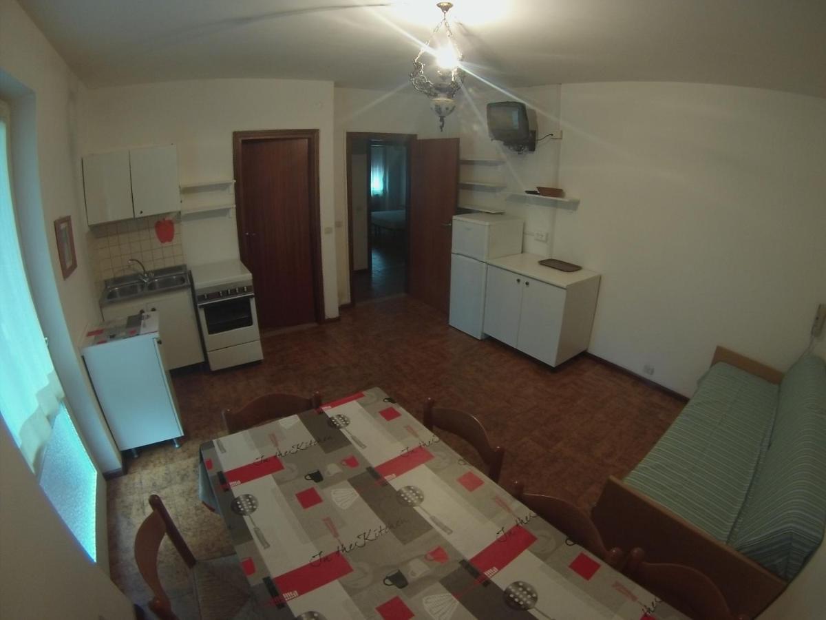 Residence Catullo Bezzecca Bagian luar foto