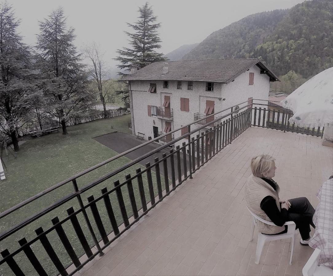 Residence Catullo Bezzecca Bagian luar foto