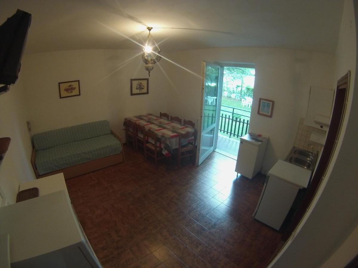 Residence Catullo Bezzecca Bagian luar foto