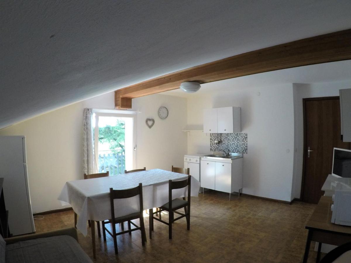 Residence Catullo Bezzecca Bagian luar foto