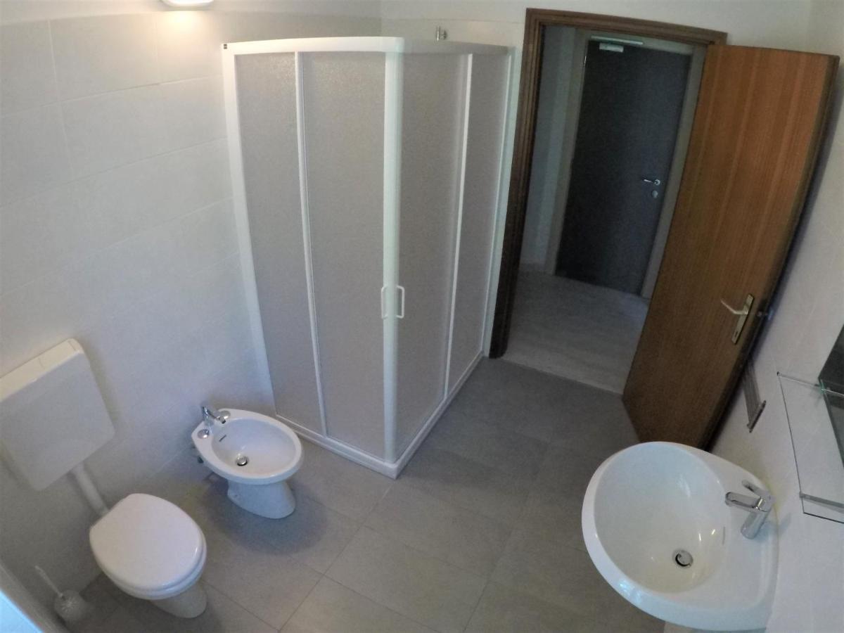 Residence Catullo Bezzecca Bagian luar foto